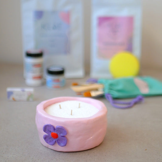 diy homokgyertya készítő szett rózsaszín sand candle gyertyával az előtérben